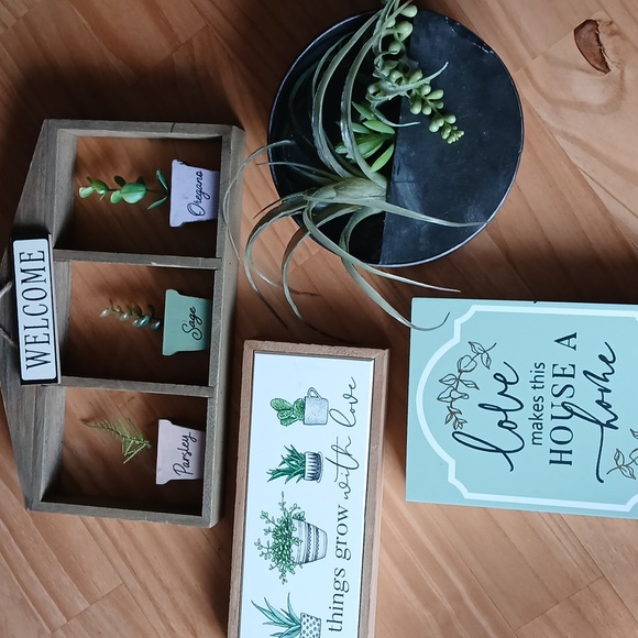 Wall decor - Picture 1 of 5